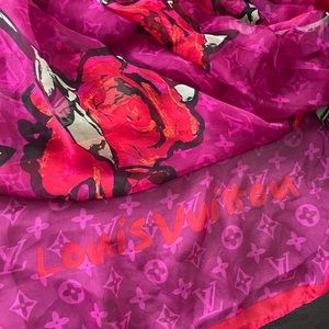 LV scarf